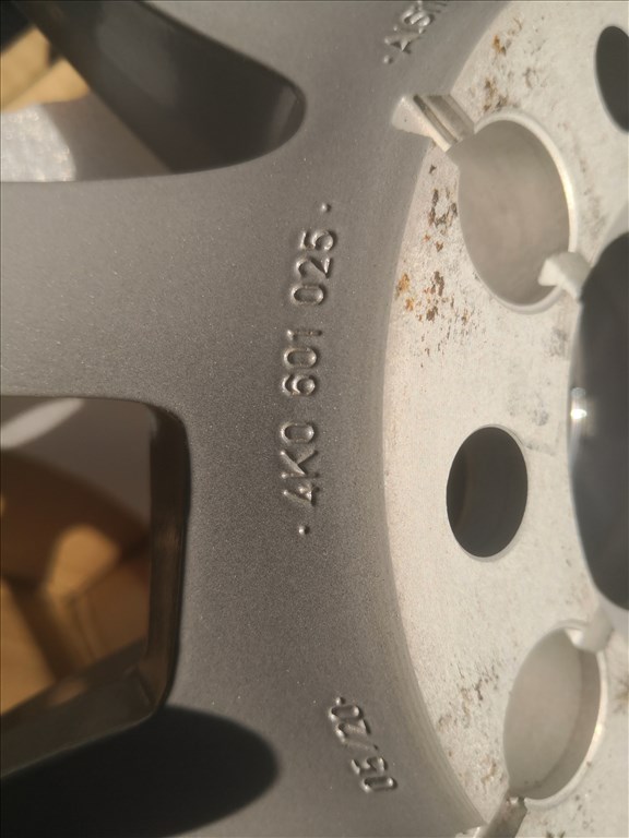 Audi A6 17-es gyári alufelni 8. kép