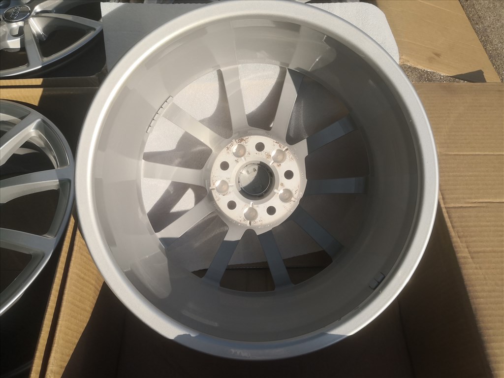 Audi A6 17-es gyári alufelni 11. kép