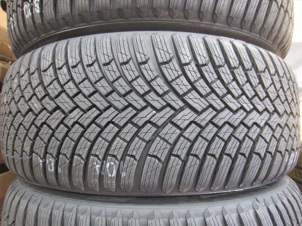  225/55 R17 PIRELLI CINTURATO WINTER3 101V 3. kép
