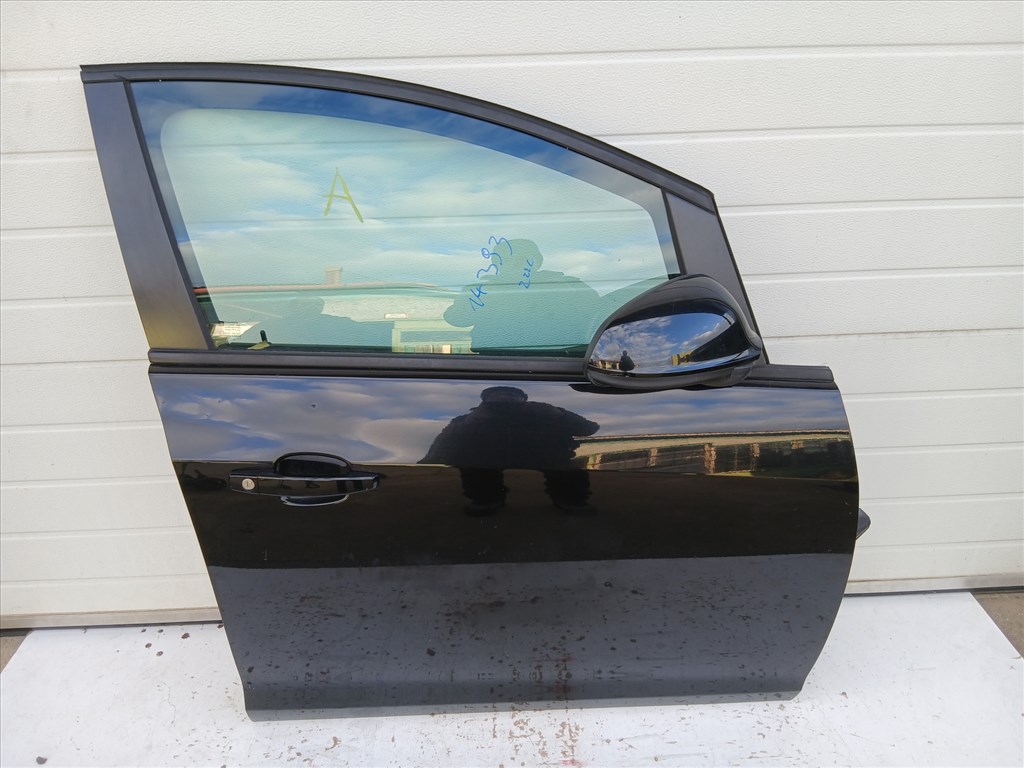 14393 Opel Astra J 2009-2015 Jobb első Ajtó Fekete Z22c 1. kép