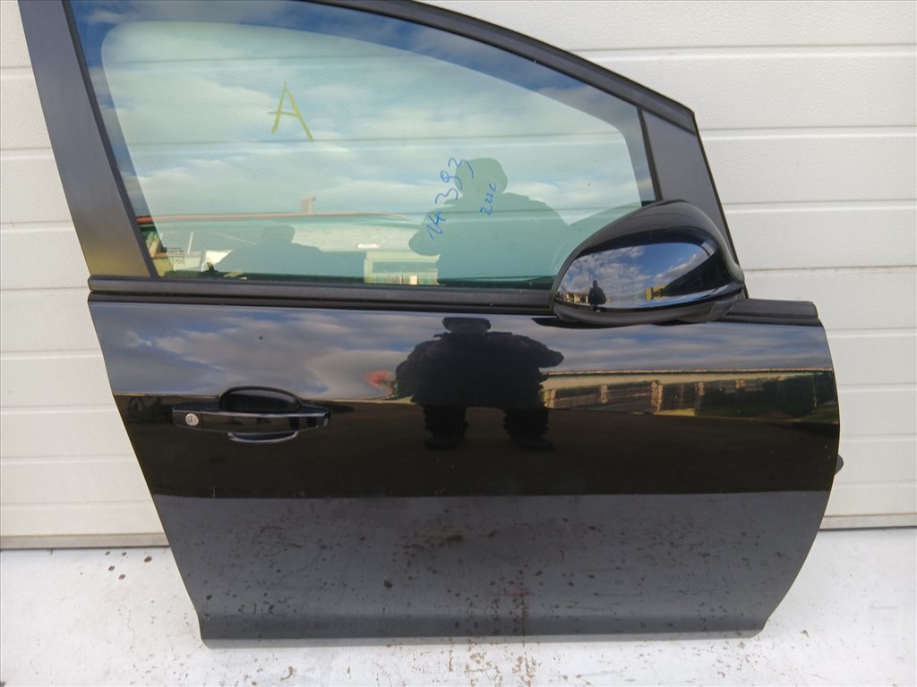 14393 Opel Astra J 2009-2015 Jobb első Ajtó Fekete Z22c 2. kép