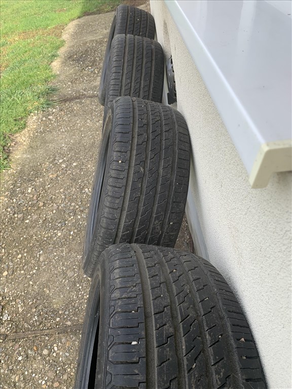  225/4517"  alig használt Points nyári gumi gumi 2. kép