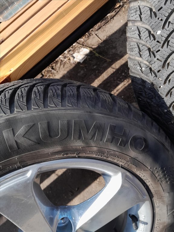  5x112 lyukosztású 16" újszerű alufelni, rajta 195/65 újszerű gumi  1. kép