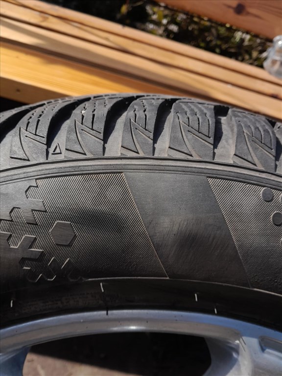  5x112 lyukosztású 16" újszerű alufelni, rajta 195/65 újszerű gumi  2. kép