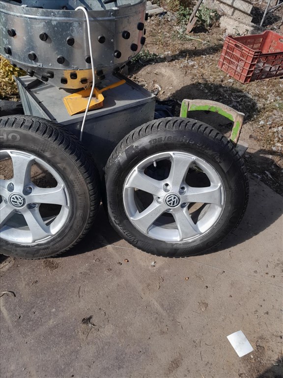  5x112 lyukosztású 16" újszerű alufelni, rajta 195/65 újszerű gumi  4. kép