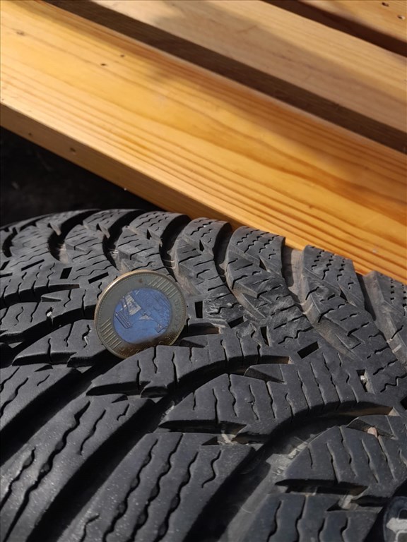  5x112 lyukosztású 16" újszerű alufelni, rajta 195/65 újszerű gumi  6. kép