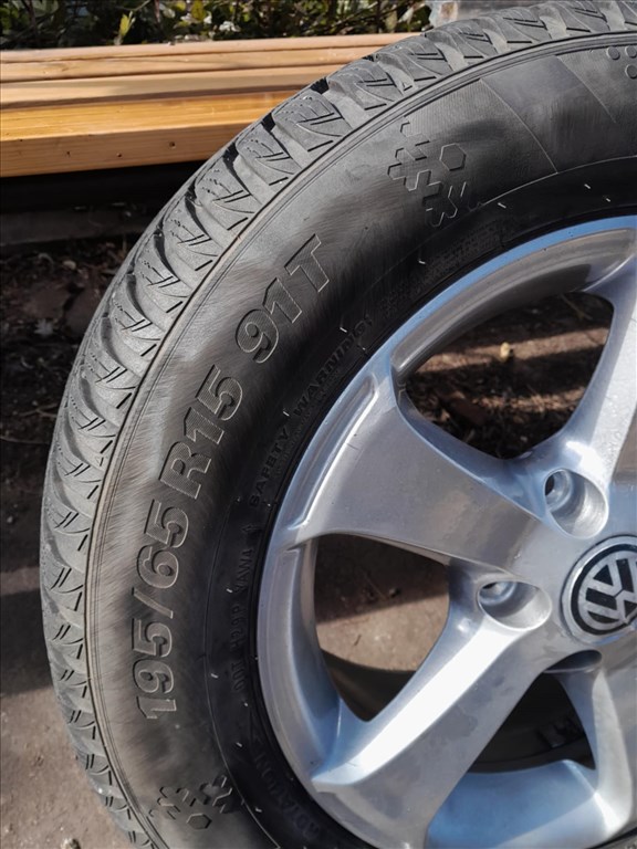  5x112 lyukosztású 16" újszerű alufelni, rajta 195/65 újszerű gumi  7. kép