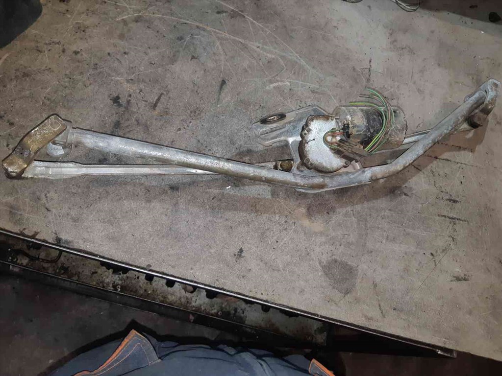 Volkswagen Transporter T4 91-03 Elsõ Ablaktörlõ Motor ቛõ Ablaktörlõ Mechanika 701955113 1. kép