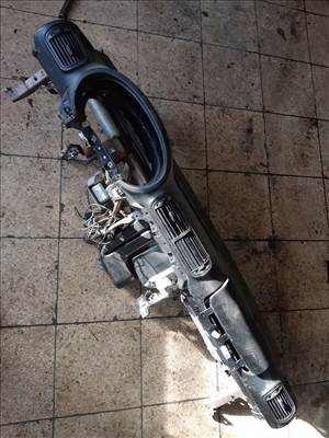 Seat Leon Műszerfal Héj + Műszerfal Merevítő