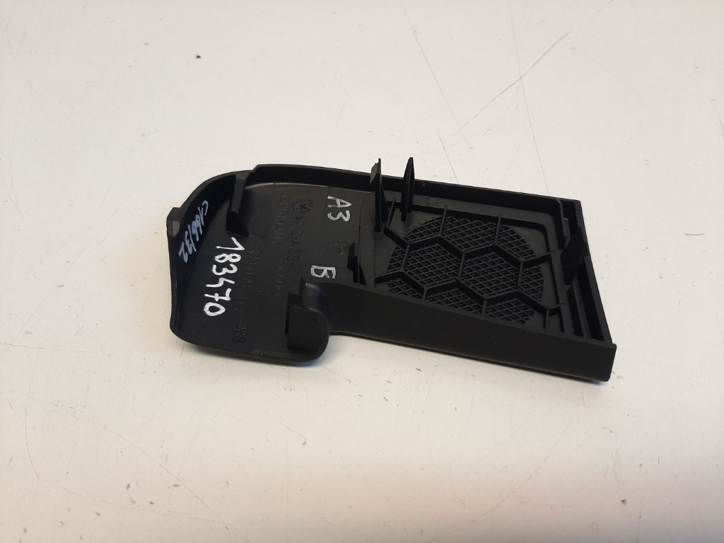 Audi A3 (8P) bal hátsó hangszórófedél ajtóba kicsi 8P4035793 2. kép