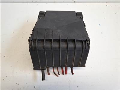 Audi A3 (8P) biztosítéktábla motortér 1K0937125A