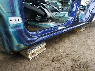 Chevrolet Captiva bal küszöb