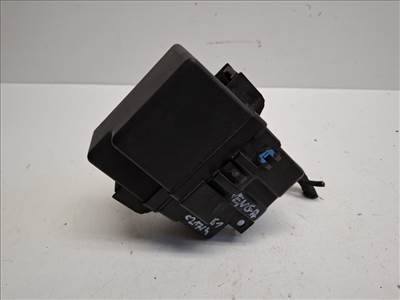 Kia Venga jobb első biztosítéktábla motortér