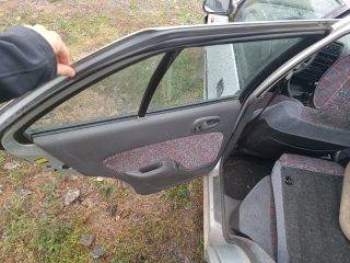 SUZUKI SWIFT II lépcsőshátú (AH, AJ) Bal hátsó Hangszóró