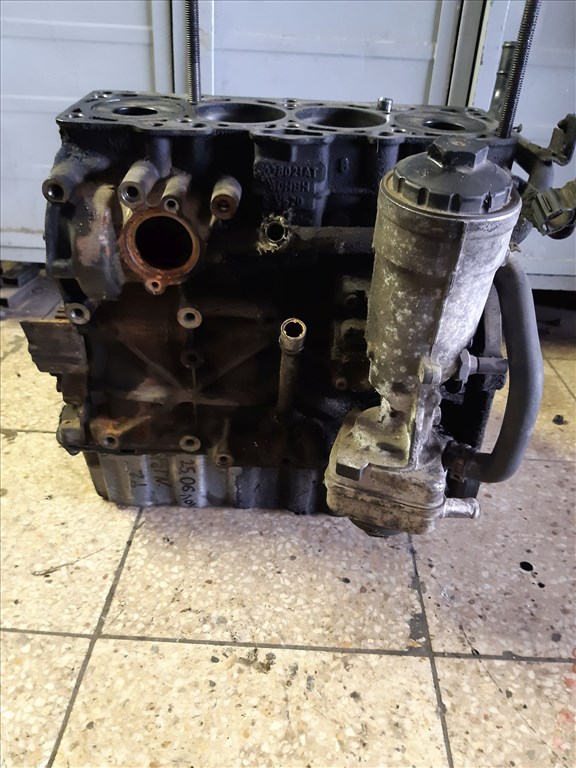 Volkswagen Passat B5 01-05 BXE Motor 2. kép