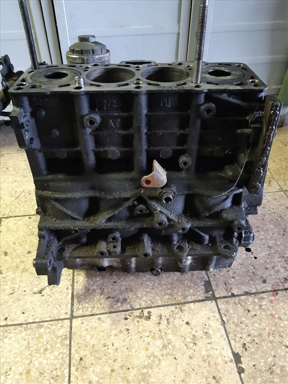 Volkswagen Passat B5 01-05 BXE Motor 6. kép