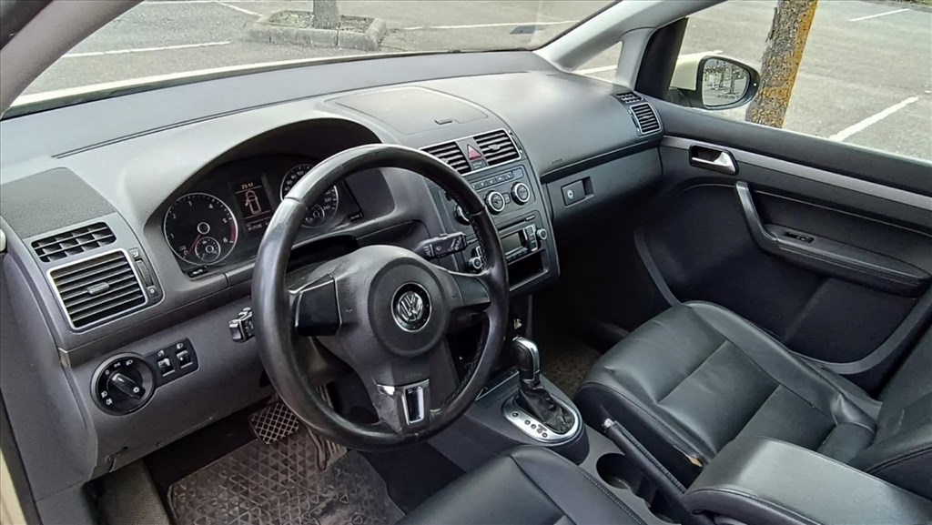 Eladó Volkswagen Touran 2.0 TDI (1968 cm³, 140 PS) (Typ 1T) 2. kép