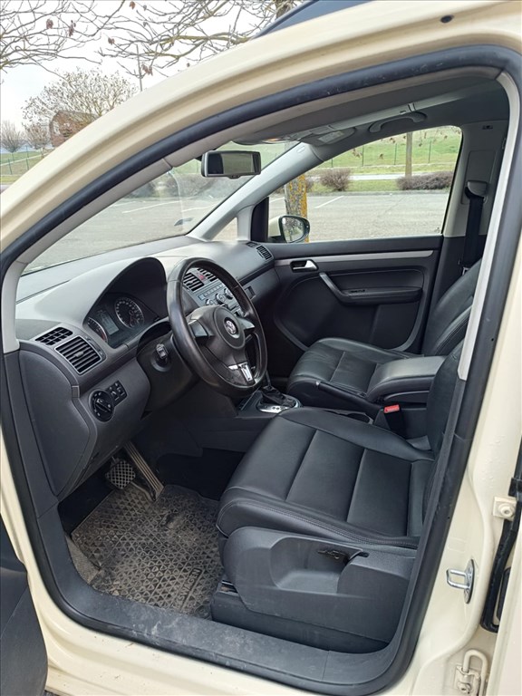 Eladó Volkswagen Touran 2.0 TDI (1968 cm³, 140 PS) (Typ 1T) 3. kép