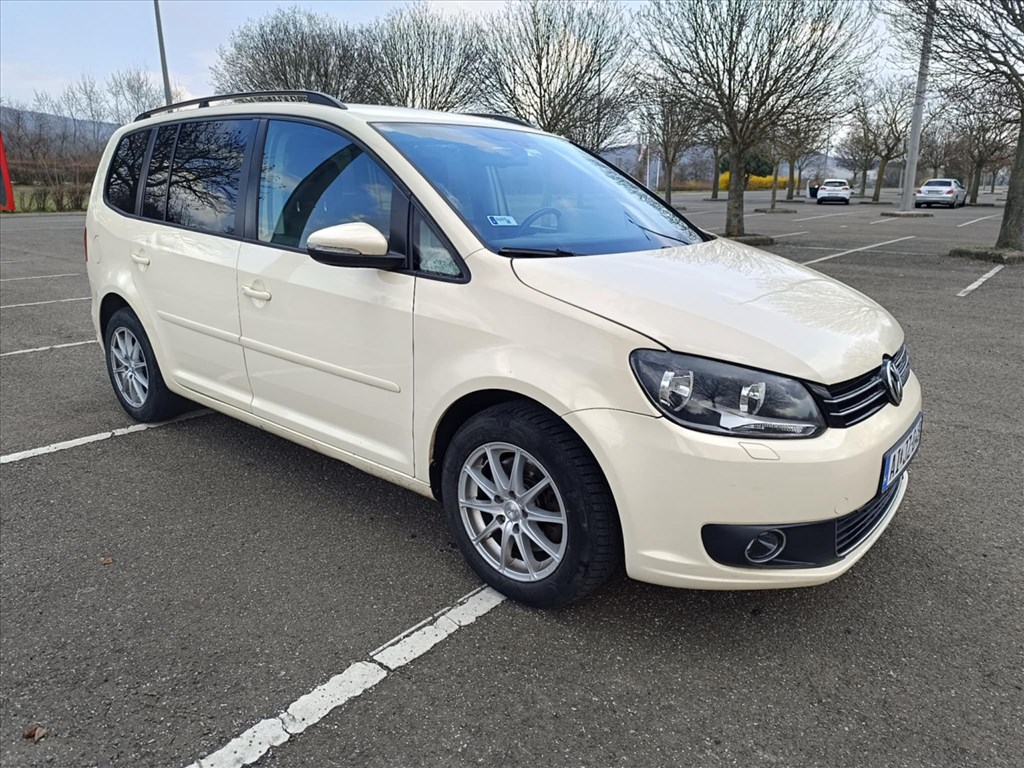 Eladó Volkswagen Touran 2.0 TDI (1968 cm³, 140 PS) (Typ 1T) 4. kép