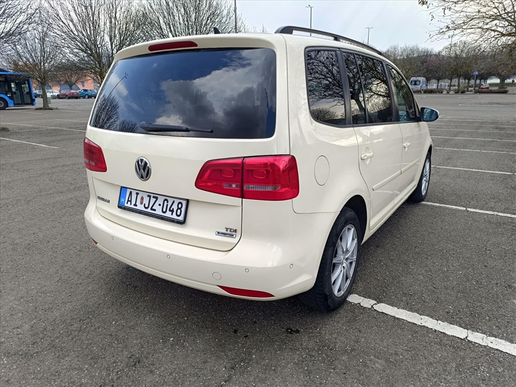 Eladó Volkswagen Touran 2.0 TDI (1968 cm³, 140 PS) (Typ 1T) 5. kép