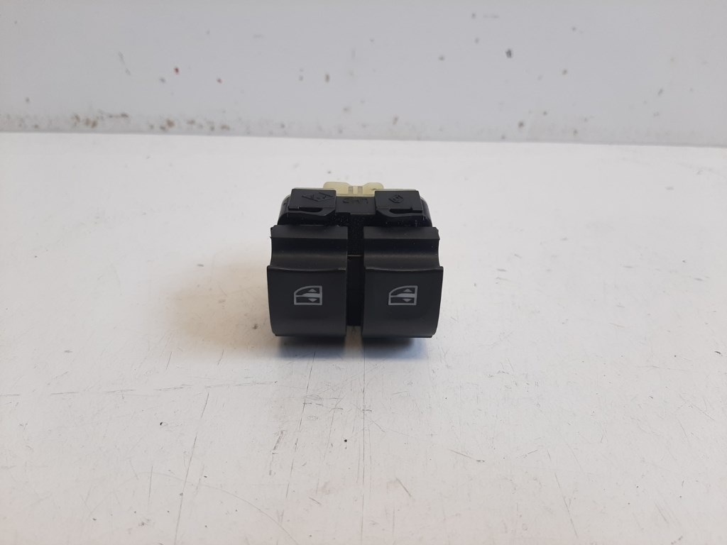 Renault Clio bal elsõ ablakemelõ kapcsoló 254118722R 1. kép