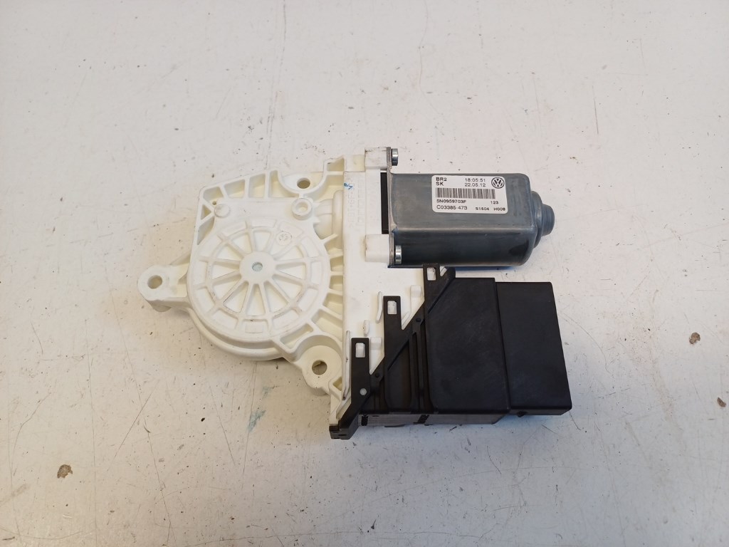 Volkswagen Tiguan bal hátsó ablakemelõ motor 5N0959703F 2. kép