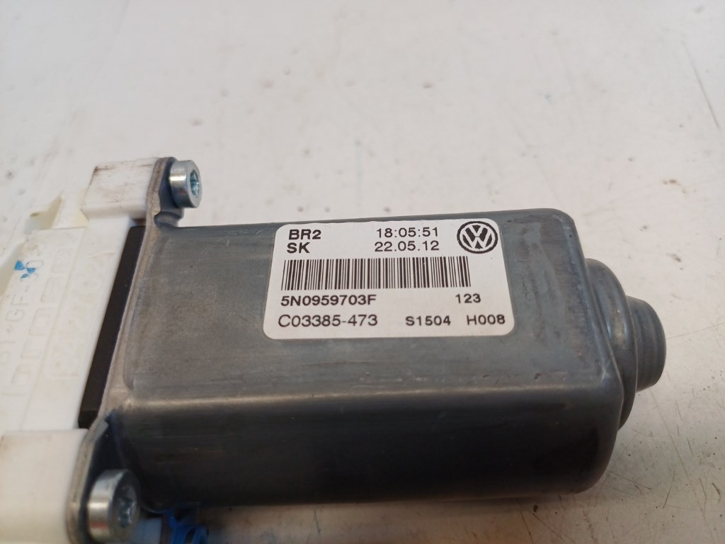 Volkswagen Tiguan bal hátsó ablakemelõ motor 5N0959703F 3. kép