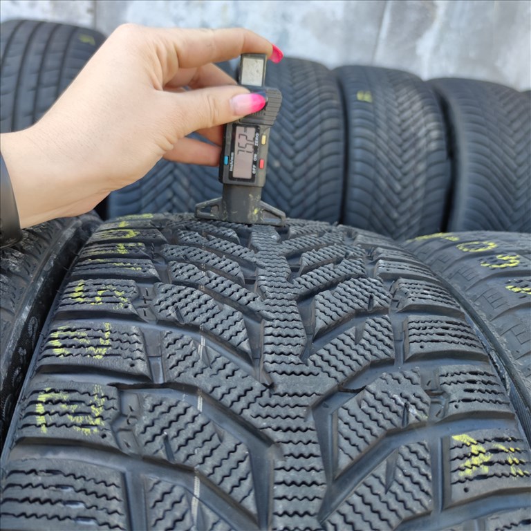 225/40 R18 Syron téli gumi 99500ft a 4db/17/ 4. kép