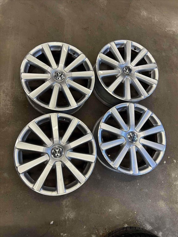  5x112 GYARI VW VOLKSWAGEN TIGUAN téli 18” R18 GOOD YEAR 18 1. kép