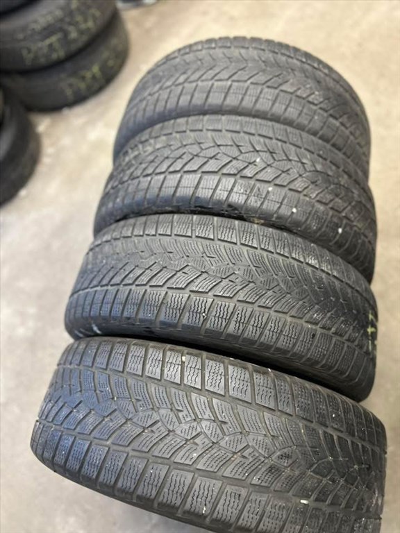  5x112 GYARI VW VOLKSWAGEN TIGUAN téli 18” R18 GOOD YEAR 18 2. kép