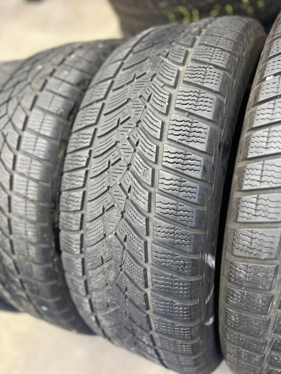  5x112 GYARI VW VOLKSWAGEN TIGUAN téli 18” R18 GOOD YEAR 18 3. kép