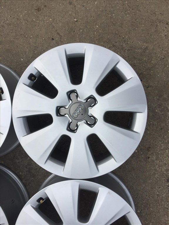 17-es, 5x112-es újszerű gyári Audi alufelni 2. kép