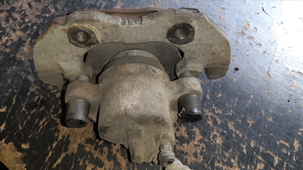 Mazda 3 (BK) MZR 1.6 bal első féknyereg  2. kép