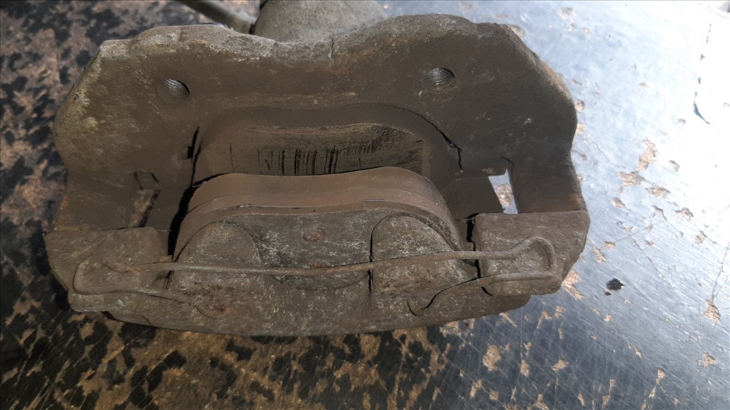 Mazda 3 (BK) MZR 1.6 bal első féknyereg  3. kép