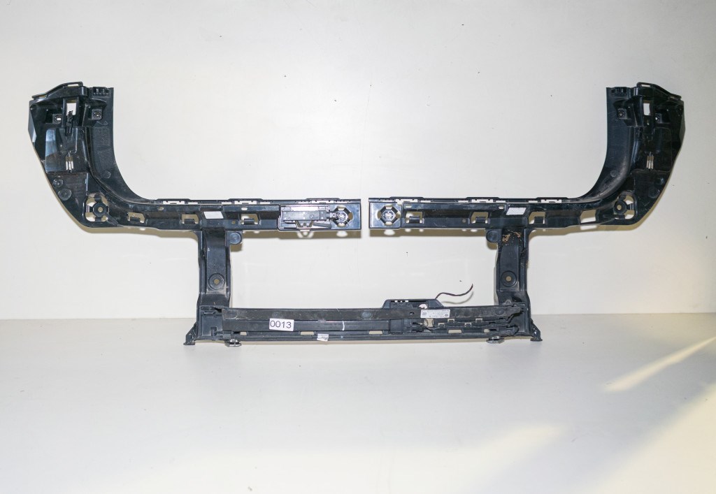 BMW 1er F40, 2er F44-F45-F46 LCI, 3er F30-F31-F34-G20-G21-G28 LCI, 4er F32-F36 LCI, 5er F07-F10-F11-G30-G31 LCI, M5 F90, 6er G32 GT, 7er F01-F02-F03-F04-G11-G12 LCI, 8er G14-G15-G16, X1 F48 LCI, X2 F39, X3 G01-F97 Zárhíd mûanyag takaró 1. kép