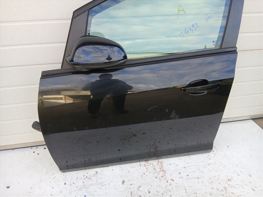 14392 Opel Astra J 2009-2015 Bal első Ajtó Fekete Z22c 3. kép