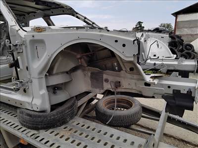 Chrysler 300C kombi jobb első negyed 