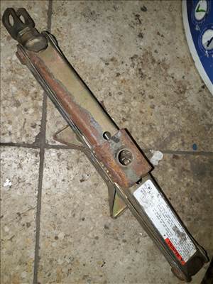 Suzuki Vitara Emelő