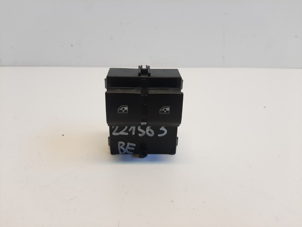 Opel Adam bal elsõ ablakemelõ kapcsoló 13360335 1. kép
