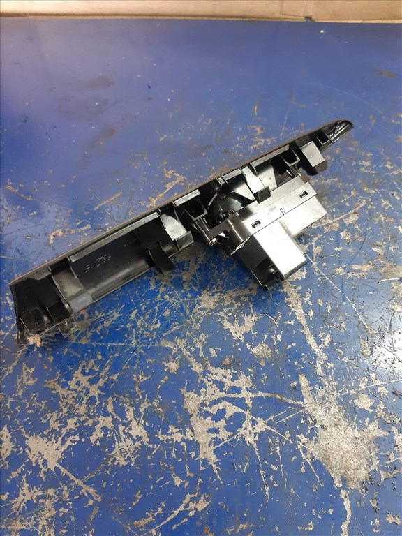 Mazda 6 02-07 Jobb Elsõ Ablakemelõ Kapcsoló GP9A 66 370 2. kép