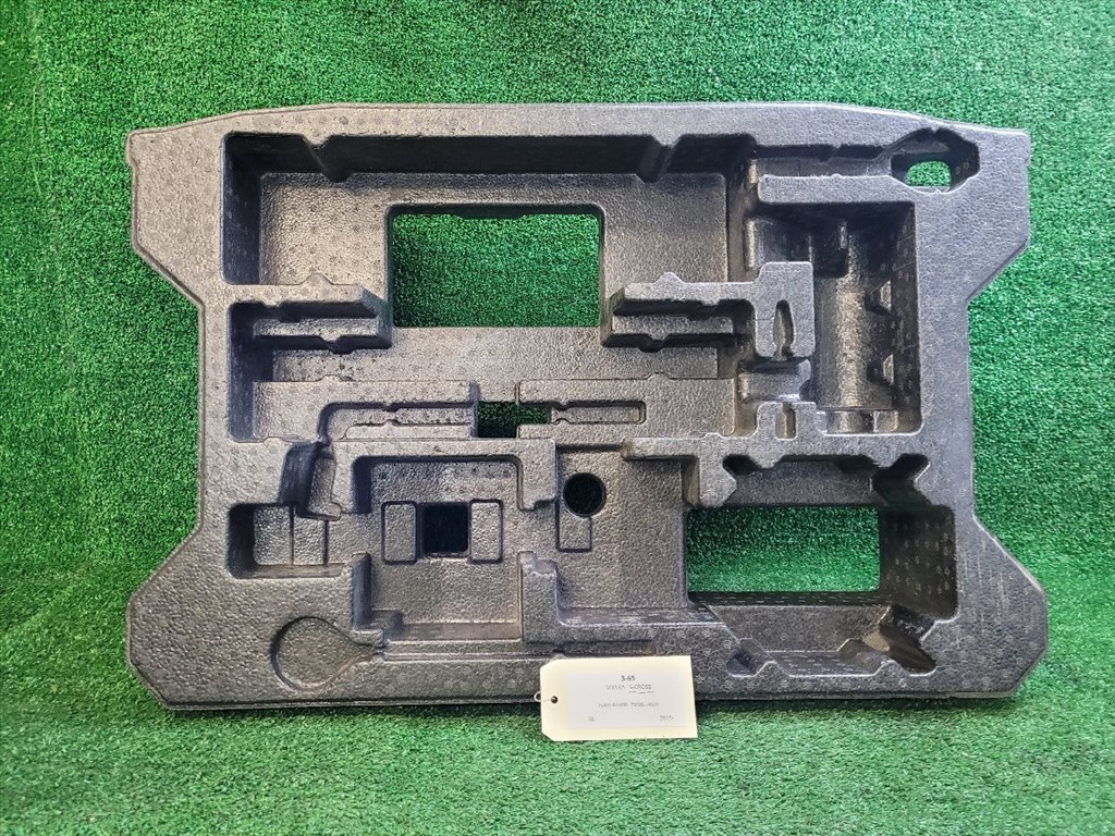 SUZUKI SX4 S-Cross II Pótkerék Szerszámtartó 7549161M00 7549174s00 1. kép