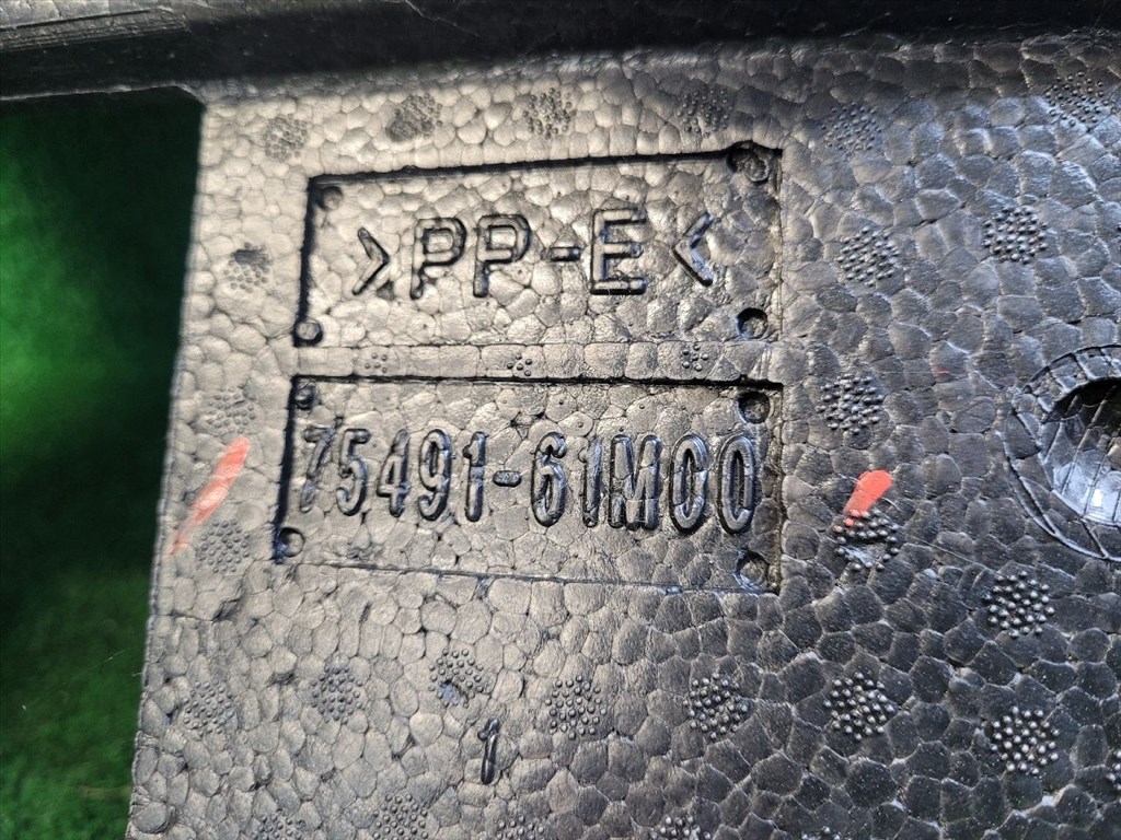 SUZUKI SX4 S-Cross II Pótkerék Szerszámtartó 7549161M00 7549174s00 3. kép