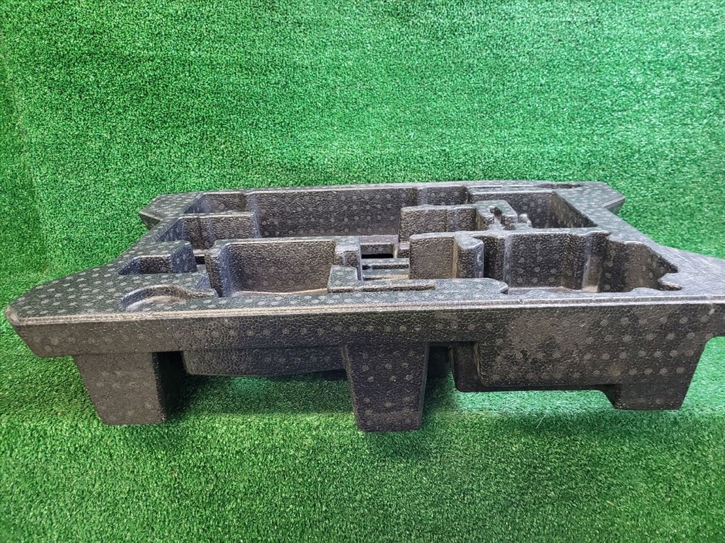 SUZUKI SX4 S-Cross II Pótkerék Szerszámtartó 7549161M00 7549174s00 6. kép