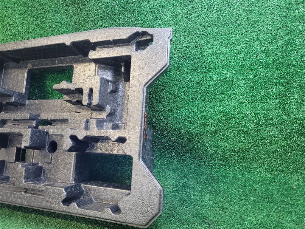 SUZUKI SX4 S-Cross II Pótkerék Szerszámtartó 7549161M00 7549174s00 8. kép