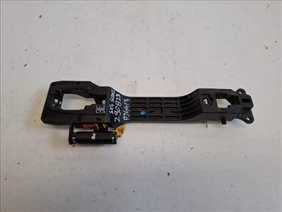 Suzuki SX4 S-Cross bal első kilincsfészek