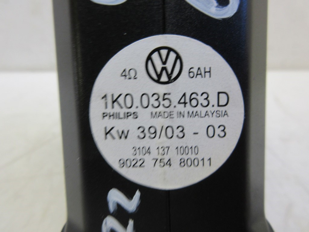 Volkswagen Golf V (1K) jobb elsõ erõsítõ 1K0035463D 2. kép