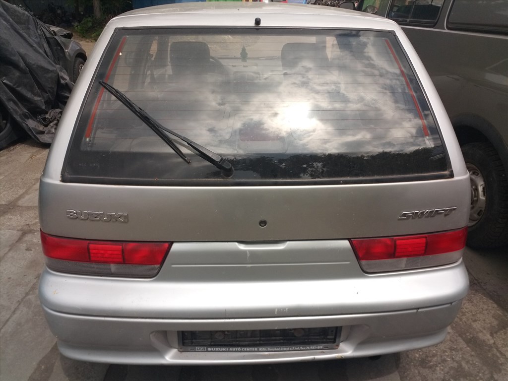Suzuki Swift IV ajtó, ajtózár, ablakemelő, kilincs  3. kép