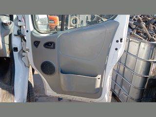 Renault Trafic II Jobb első Kapaszkodó (Felső) *147180*