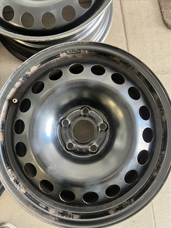  5x105 lyukosztású 6,5JJ 16" használt (gyári felni) lemezfelni 2. kép