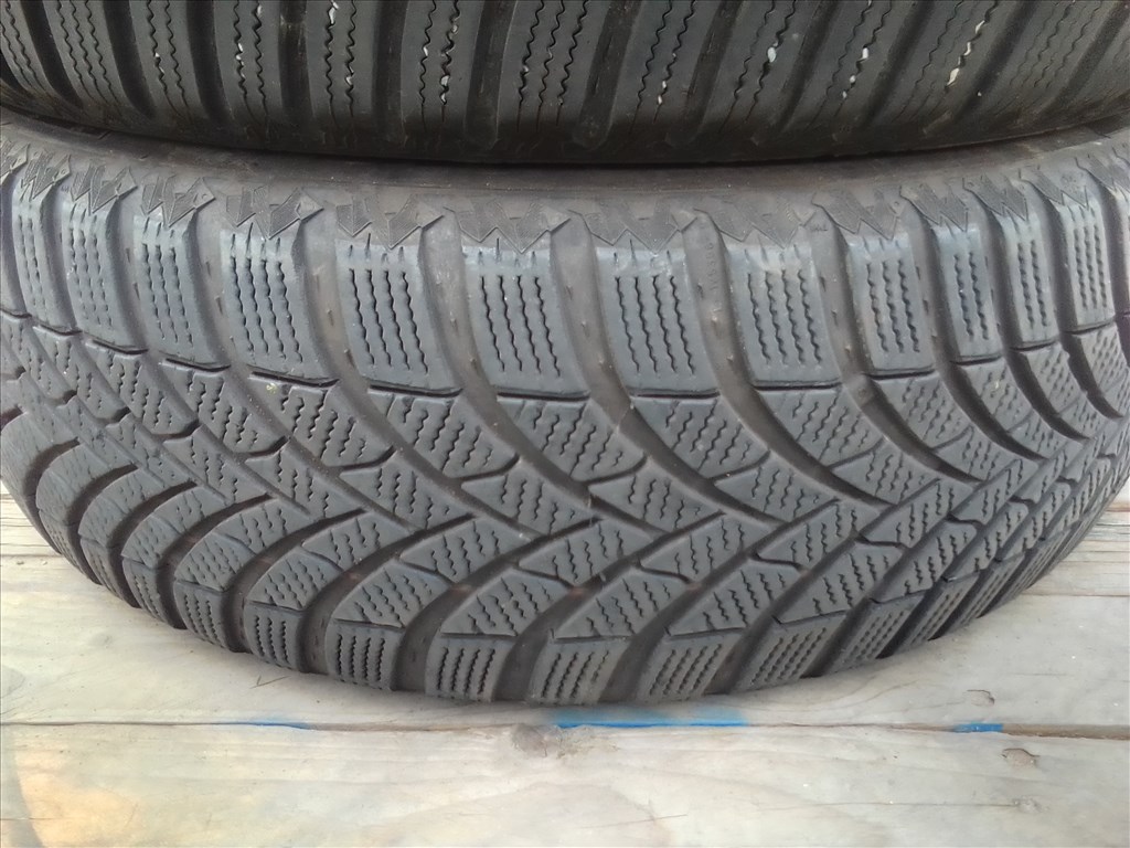 205/60R16 XL Semperit Speed-grip5 újszerű 2 db téli gumi  3. kép